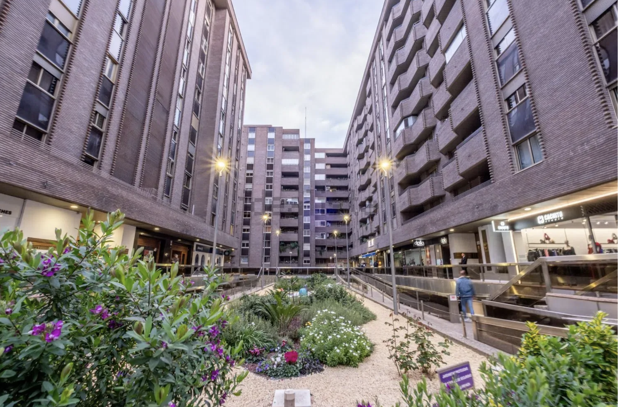 Piso en Residencial Paraíso, Zaragoza